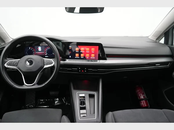 VOLKSWAGEN Golf VIII eHybrid (PHEV) (2021) — foto 18 van 32
