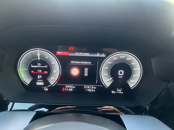 AUDI A3 Allstreet PHEV (2025) — foto 7 van 24