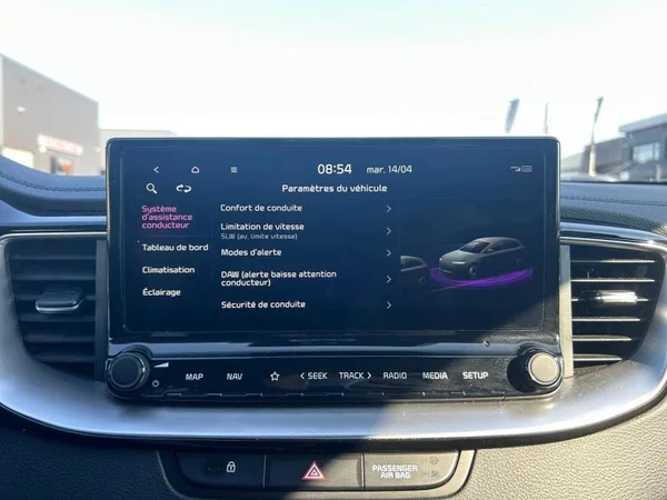 KIA XCeed (2024) — foto 10 van 31