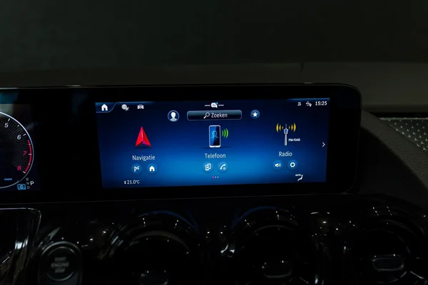 Mercedes-Benz GLA (2025) — foto 19 van 34
