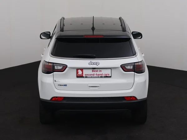 JEEP Compass (2023) — foto 27 van 30