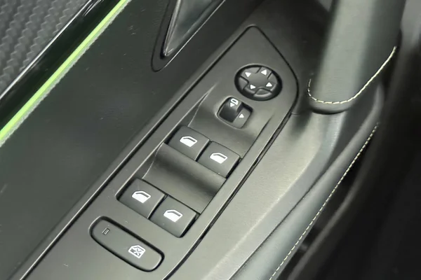 Peugeot 2008 (2020) — foto 5 van 40