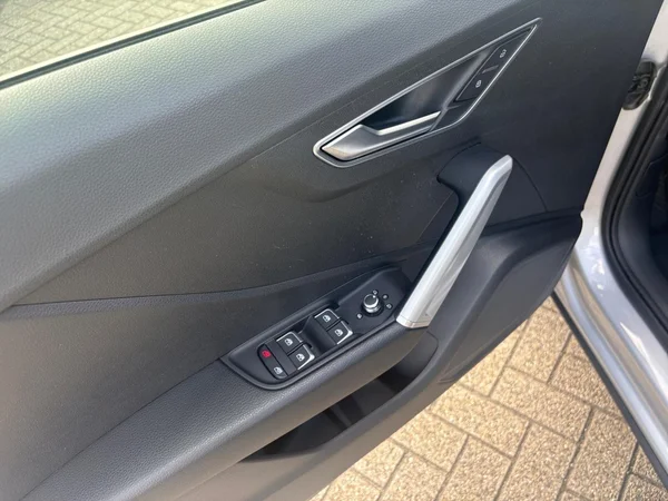 AUDI Q2 (2018) — foto 5 van 24