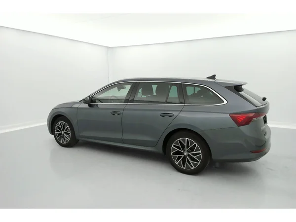 SKODA Octavia Combi (2022) — foto 35 van 36