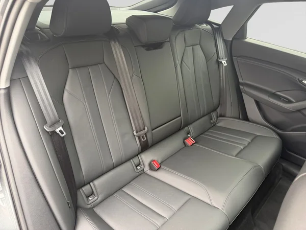 AUDI Q6 Sportback e-tron (2025) — foto 14 van 14