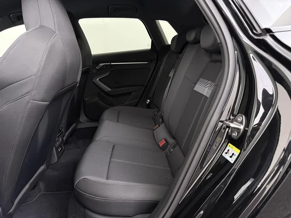AUDI A3 Sportback (2025) — foto 2 van 18