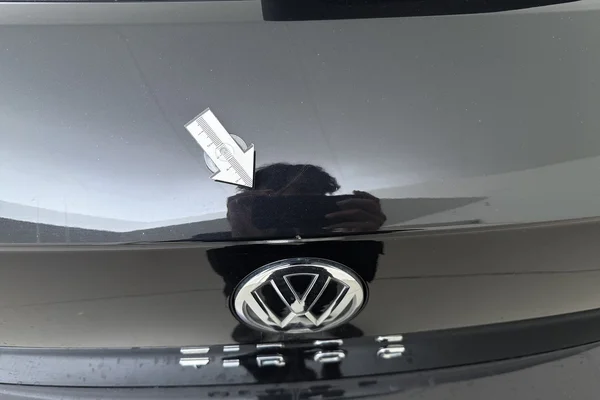 Volkswagen T-Roc (2019) — foto 14 van 21