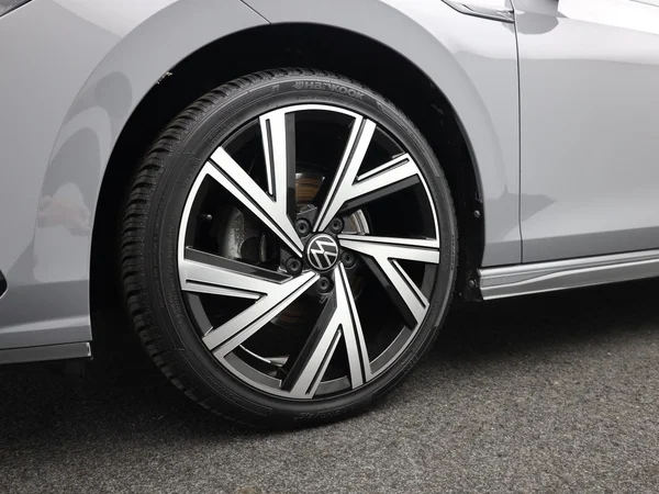 VOLKSWAGEN Golf VIII (2023) — foto 3 van 20