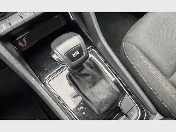 Skoda Karoq (2021) — foto 20 van 29