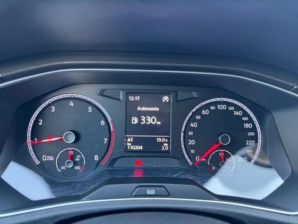 VOLKSWAGEN T-Roc (2019) — foto 11 van 30