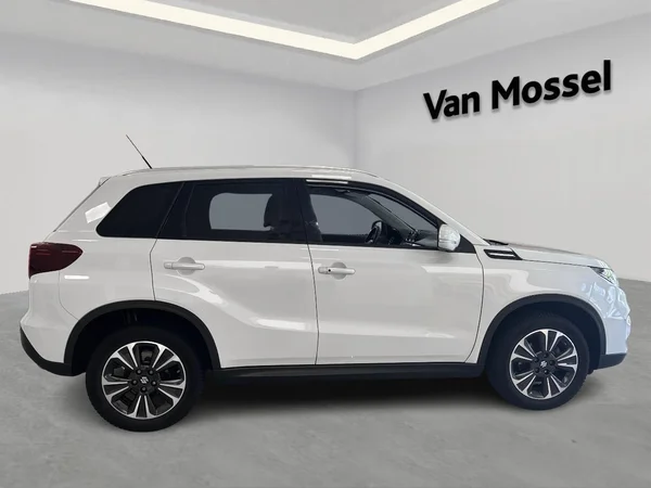 Suzuki Grand Vitara (2024) — foto 15 van 19