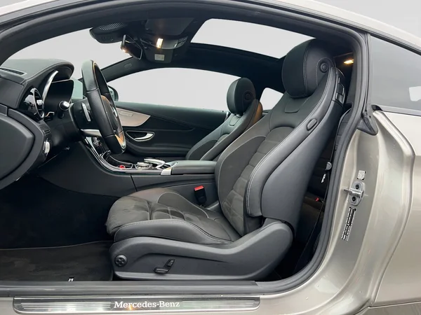 MERCEDES-BENZ Coupe C (2021) — foto 17 van 23