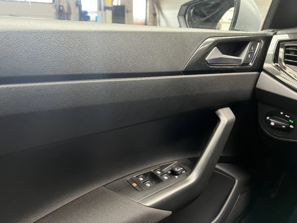 VOLKSWAGEN Polo (2023) — foto 8 van 23