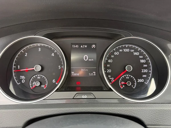 VOLKSWAGEN Golf VII Dsl (2018) — foto 14 van 21