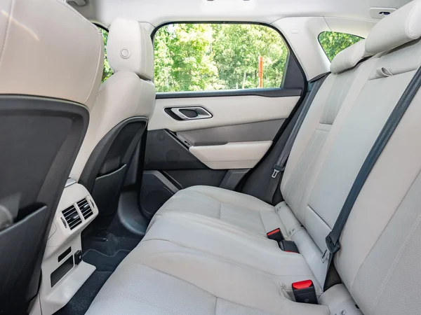 Land Rover Range Rover Velar (2021) — foto 10 van 25