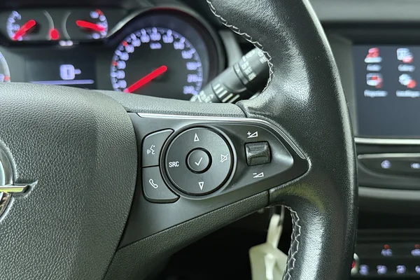 Opel Crossland (2022) — foto 6 van 27
