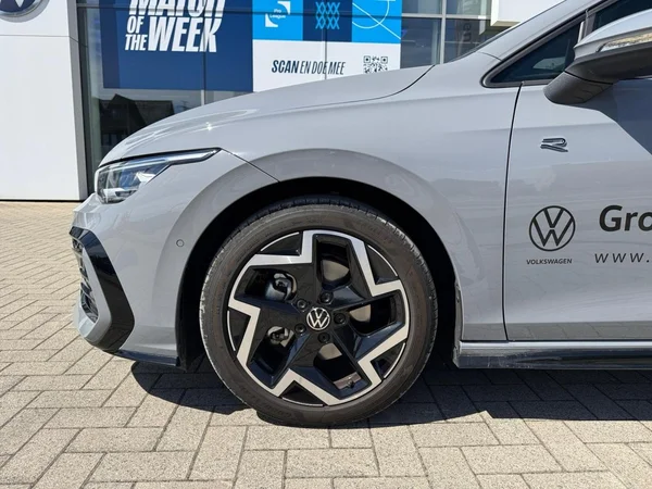 VOLKSWAGEN Golf VIII SW (2026) — foto 3 van 24