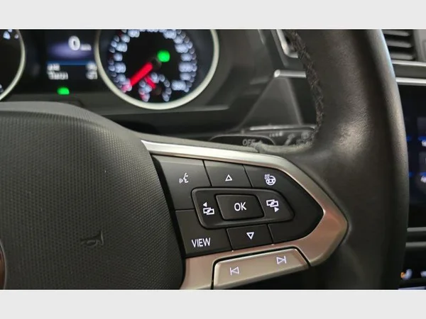 Volkswagen Tiguan (2021) — foto 7 van 30