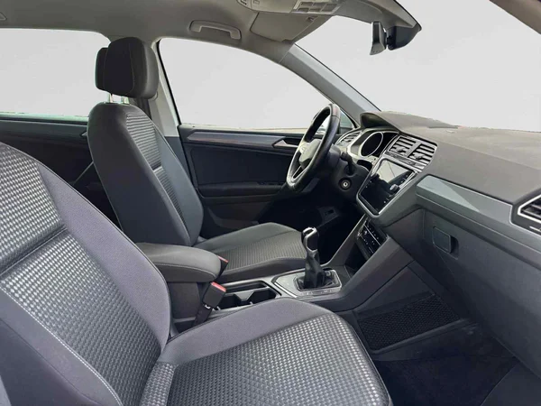 VOLKSWAGEN Tiguan (2021) — foto 8 van 24