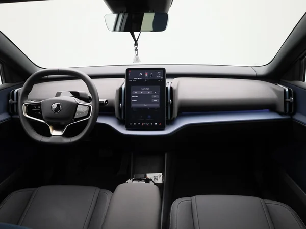 Volvo EX30 (2024) — foto 32 van 43