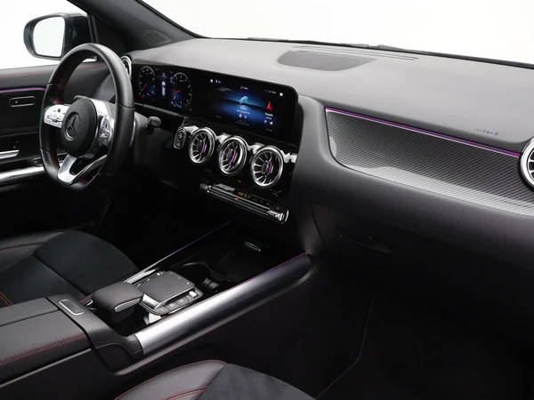 MERCEDES-BENZ GLA 200 (2022) — foto 23 van 29