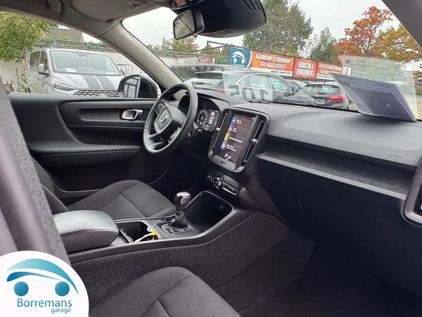 Volvo XC-40 (2022) — foto 7 van 40