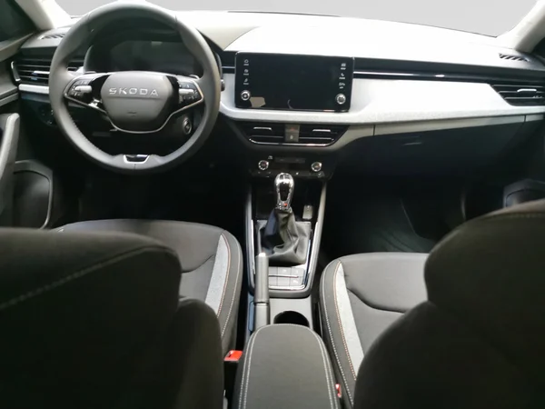 SKODA Kamiq (2026) — foto 9 van 15