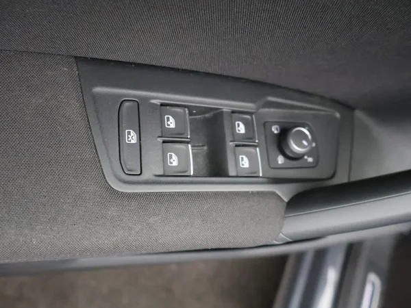 Volkswagen Tiguan (2022) — foto 23 van 27