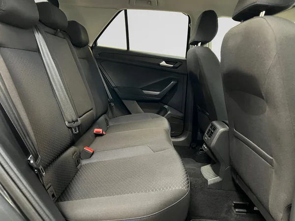 VOLKSWAGEN T-Roc (2021) — foto 6 van 20