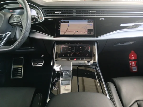 AUDI Q8 SUV e-hybrid (PHEV) (2024) — foto 19 van 19