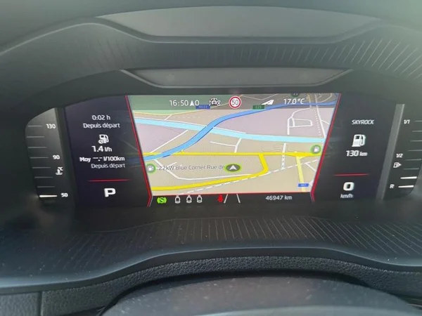 SKODA Karoq (2023) — foto 4 van 29