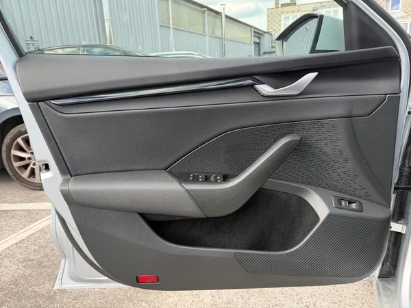 SKODA Octavia Combi (2025) — foto 8 van 24