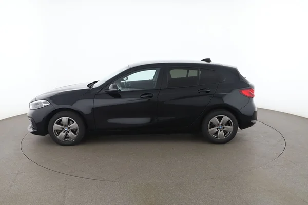 BMW 1-serie (2022) — foto 9 van 16