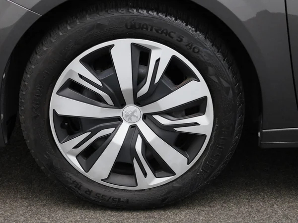 Peugeot 208 (2023) — foto 6 van 36