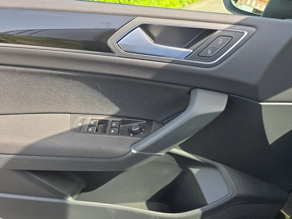 VOLKSWAGEN Touran (2025) — foto 7 van 20