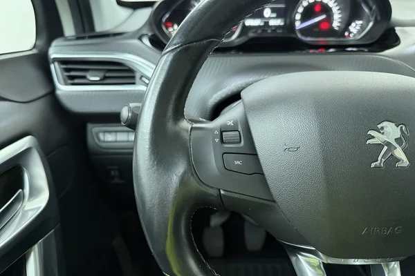 Peugeot 2008 (2019) — foto 6 van 24