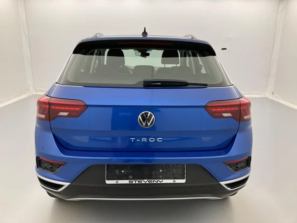 VOLKSWAGEN T-Roc (2021) — foto 29 van 36