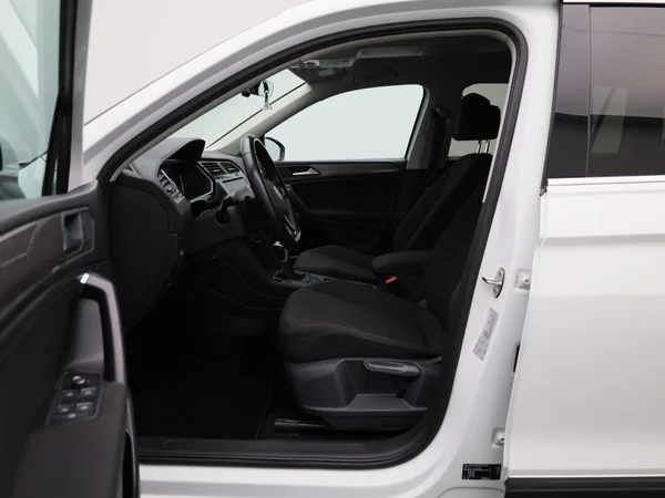 Volkswagen Tiguan (2022) — foto 3 van 45