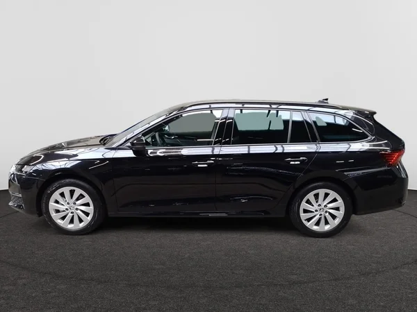 SKODA Octavia Combi (2025) — foto 11 van 15
