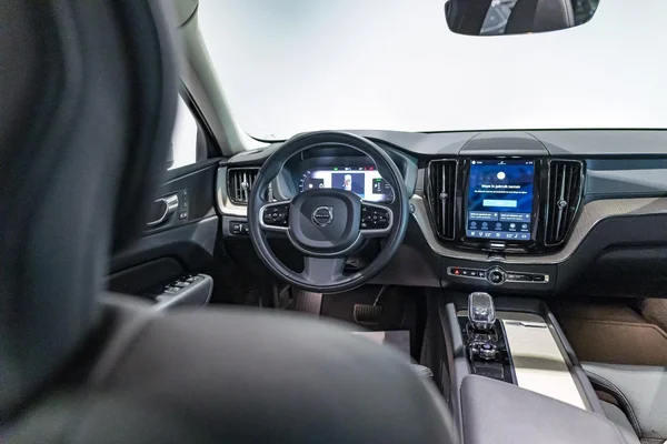 Volvo XC60 (2022) — foto 16 van 42