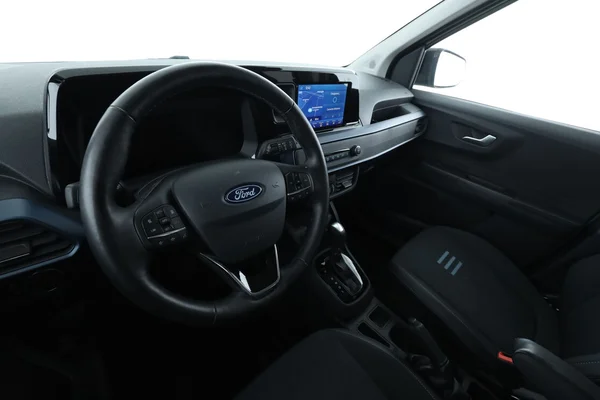 Ford Tourneo (2025) — foto 2 van 16