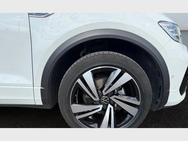 Volkswagen T-Roc (2024) — foto 3 van 26