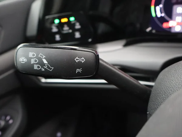 VOLKSWAGEN Golf VIII eHybrid (PHEV) (2024) — foto 7 van 27