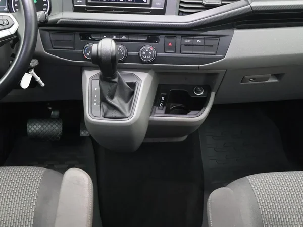 Volkswagen Transporter (2024) — foto 10 van 30
