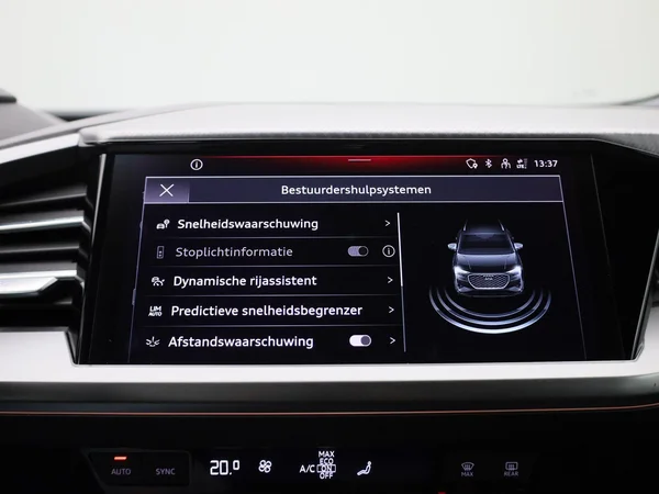 Audi Q4 e-tron (2022) — foto 24 van 45