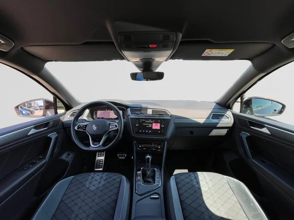 VOLKSWAGEN Tiguan (2022) — foto 16 van 22