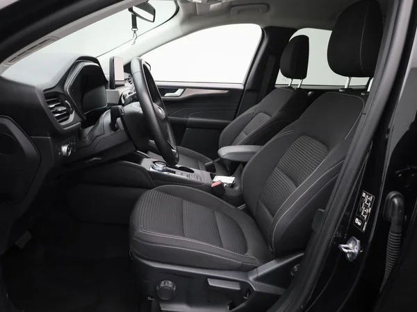 Ford Kuga (2022) — foto 2 van 39