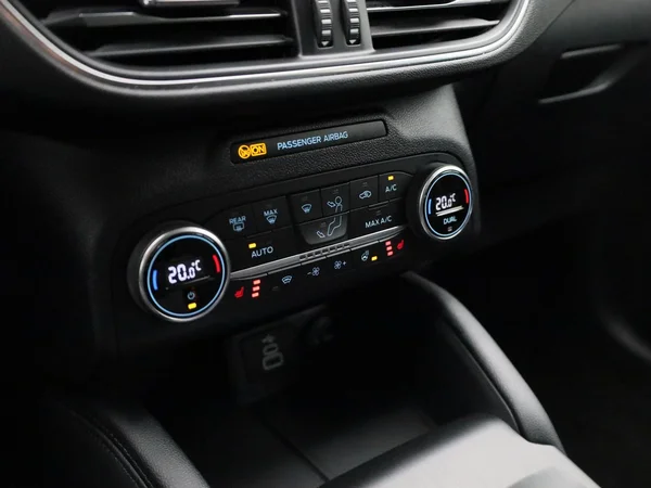Ford Kuga (2022) — foto 11 van 30