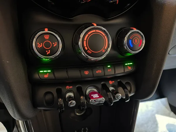 Mini Cooper (2014) — foto 3 van 19