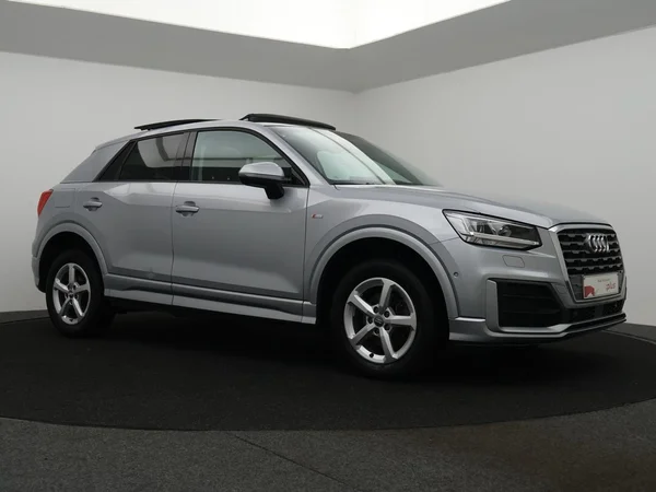 AUDI Q2 (2019) — foto 2 van 29